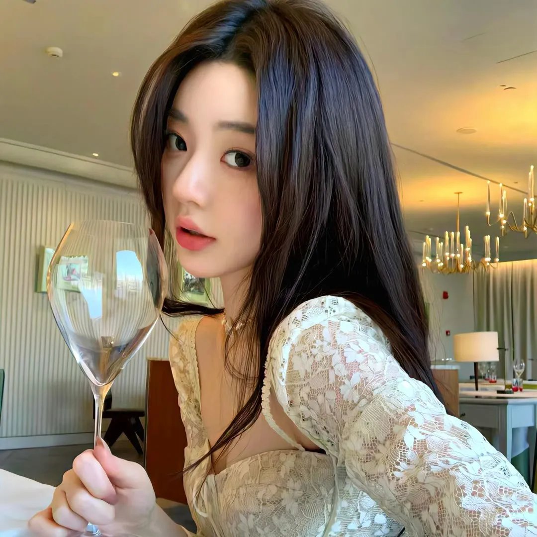 挥著翅膀的女孩